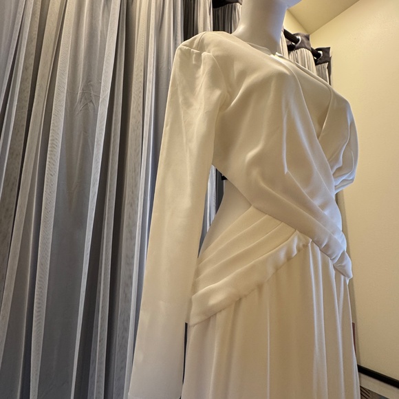 Tadashi Shoji Payton Gown Cutout Wedding Dress Crepe NWT size 12 - Picture 4 of 9